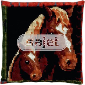 kruissteekkussen paard met veulen