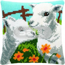 kruissteekkussen lammetjes in de wei