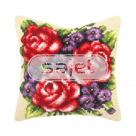 kruissteekkussen rode rozen met paarse viooltjes