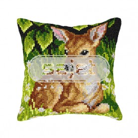 kruissteekkussen hert in het gras