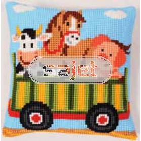 kruissteekkussen boerderij, tractor-kar met dieren-1