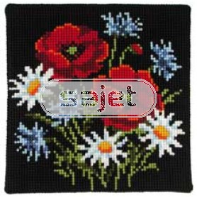 kruissteekkussen klaprozen met bloemen op zwart