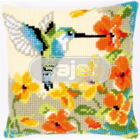 kruissteekkussen kolibrie met bloemen