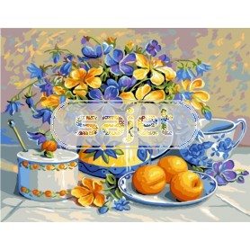 stramien stilleven, blauw/gele bloemen met abrikozen